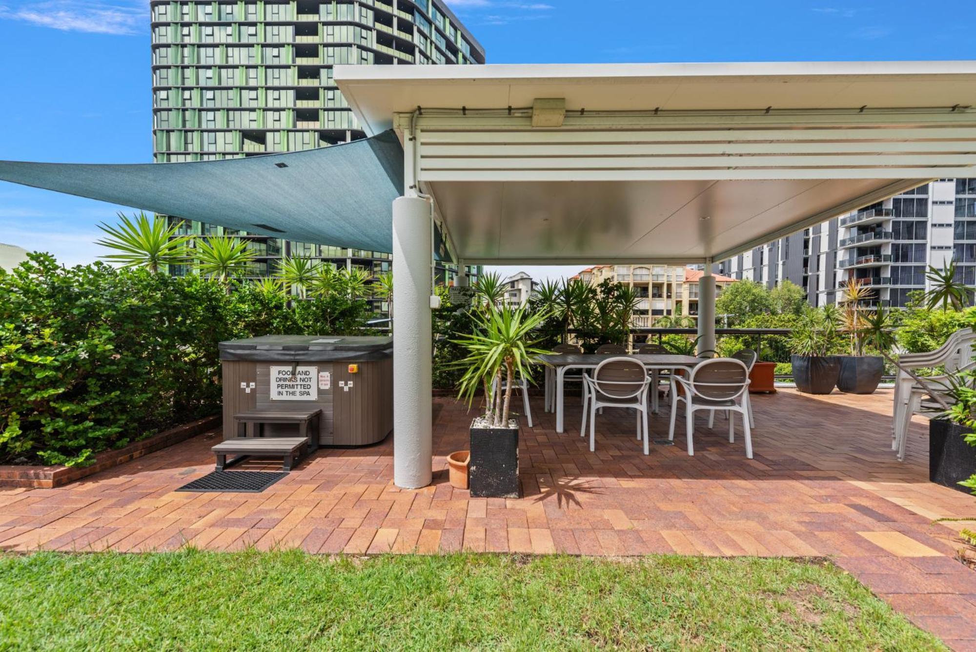 Ferienwohnung Lavish 3-Bed With Wraparound Balcony And Pool Brisbane Exterior foto