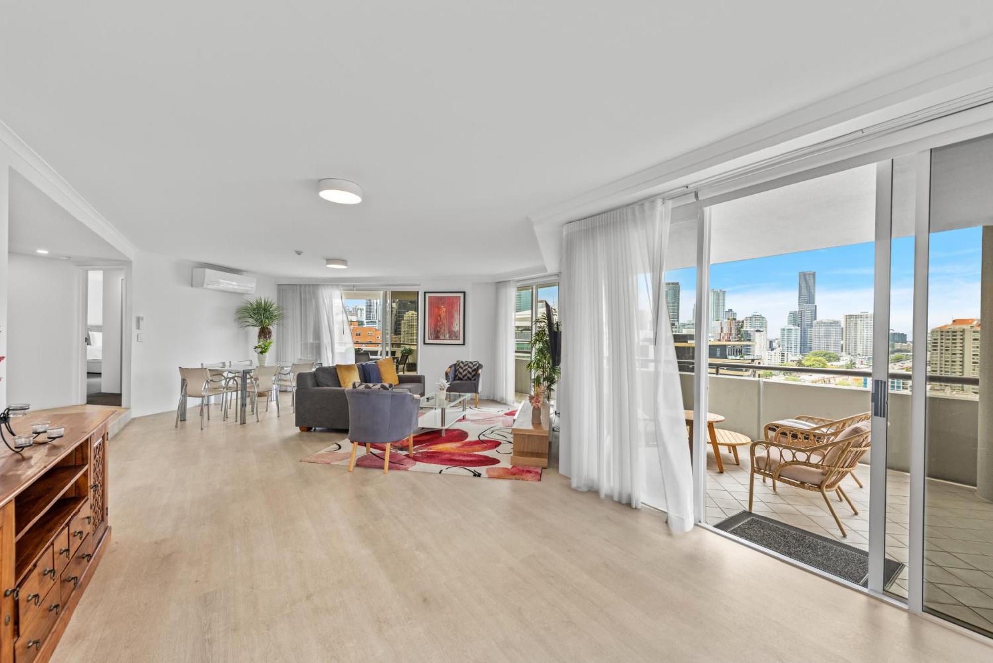 Ferienwohnung Lavish 3-Bed With Wraparound Balcony And Pool Brisbane Exterior foto